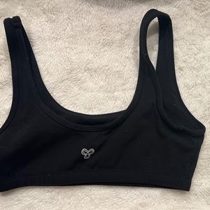 Aritzia TNA Butter Sports Bra